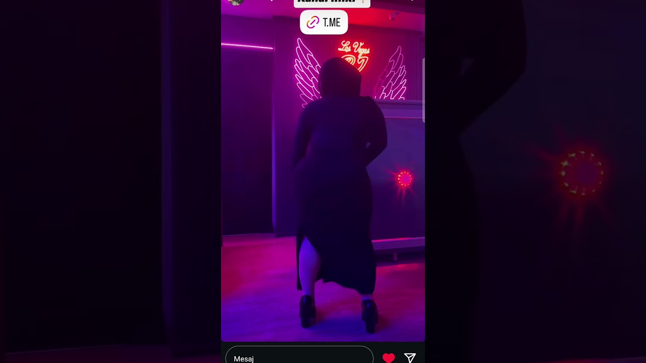 Hazal Kılınç Twerk