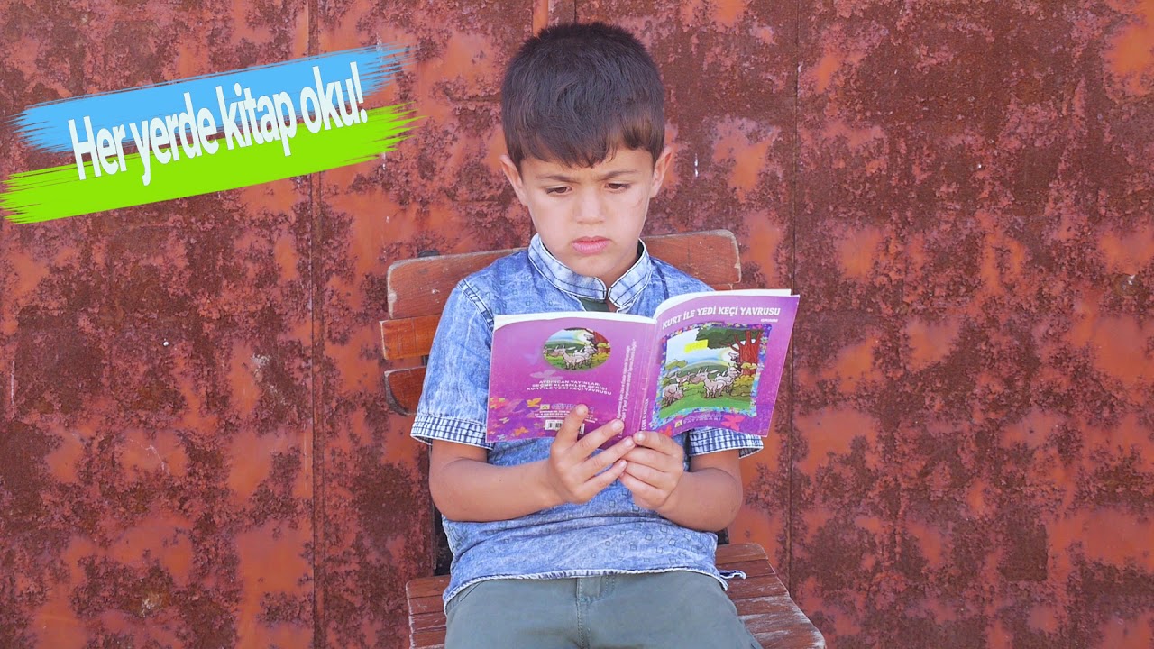 HER YERDE KİTAP OKU ÇOCUK
