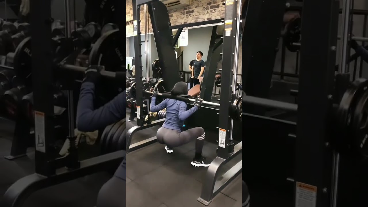 HIJAB GYM PAKE BAJU KETAT