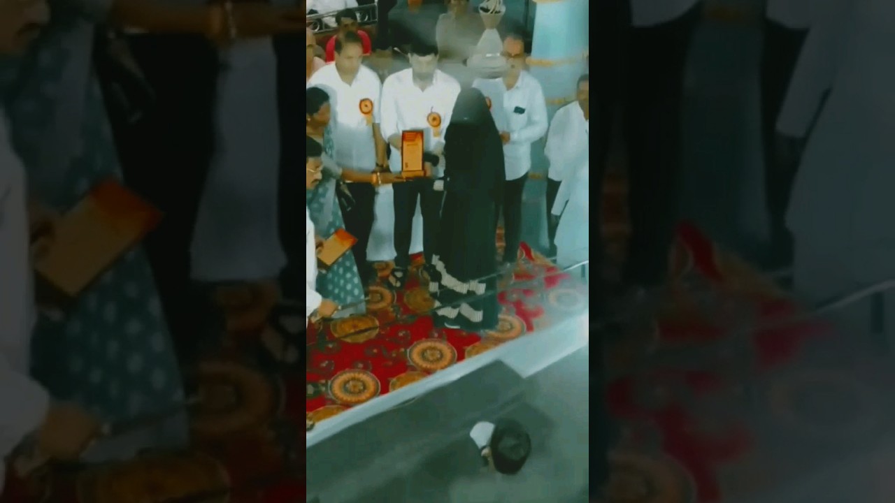 Hijabi girl awarded 💥#hijab #muslim #viral #shorts