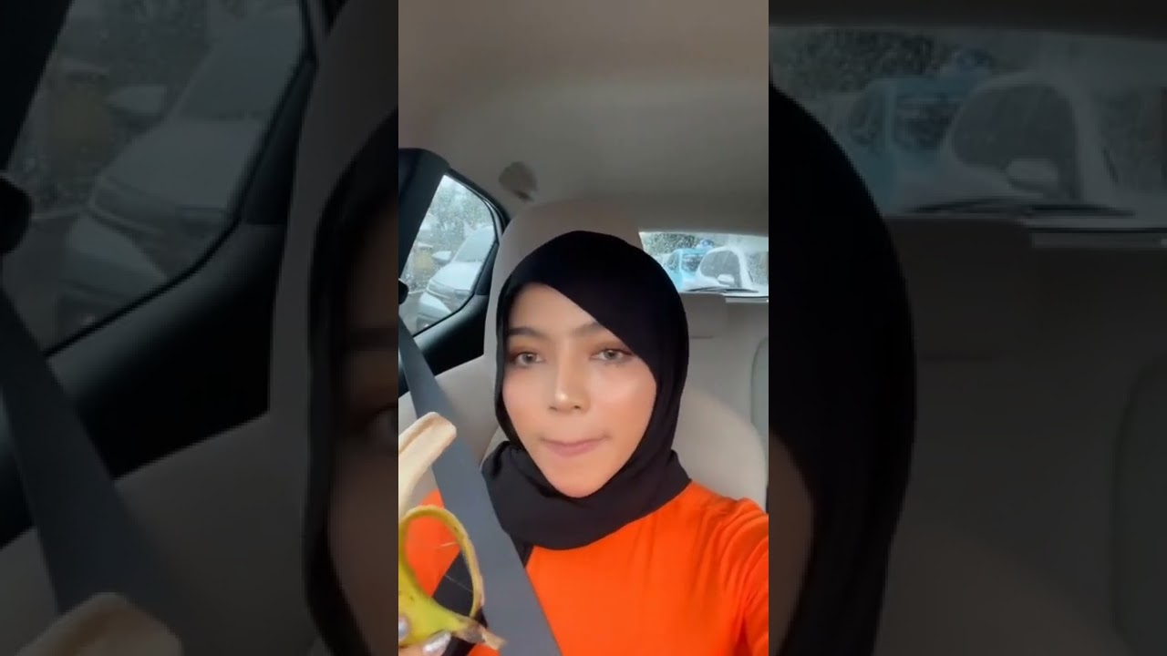 Hobinya Makan Pisang 🍌 - Oklinfia