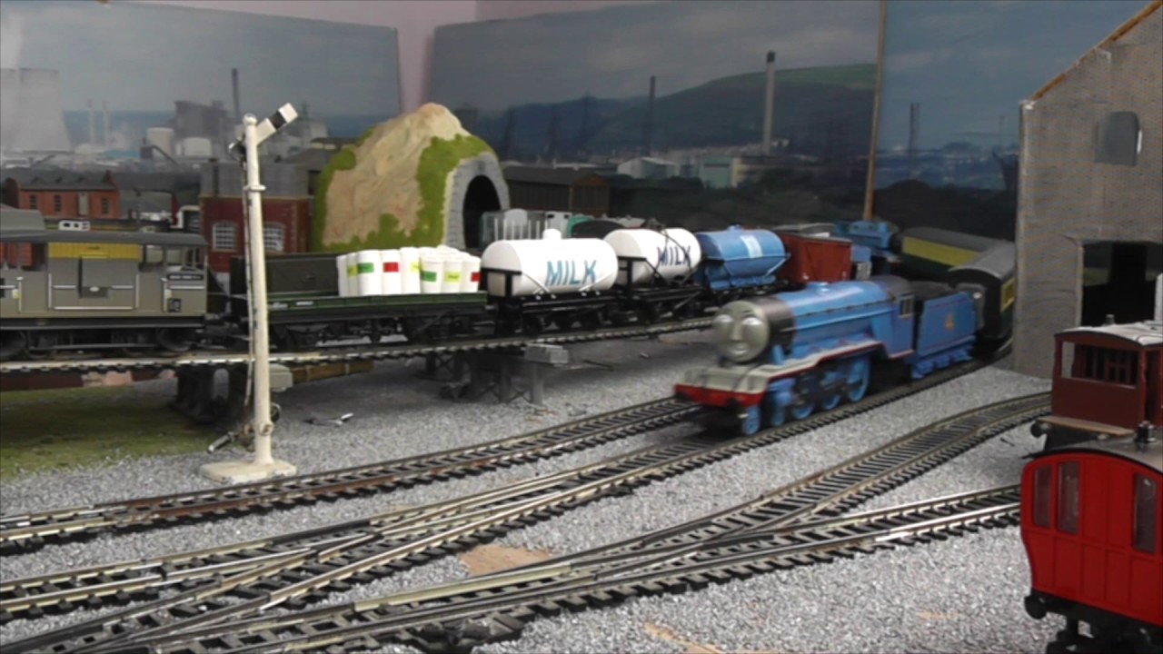 HORNBY/BACHMANN Thomas Gets Tricked US TAB