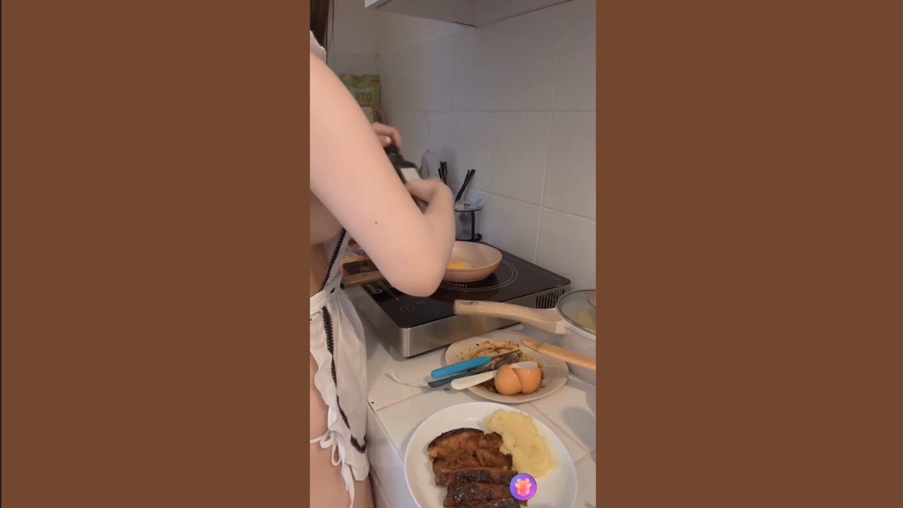 Host Cantik Bigo Live Hot - Tante Wulan nobra masak pamer boba halu