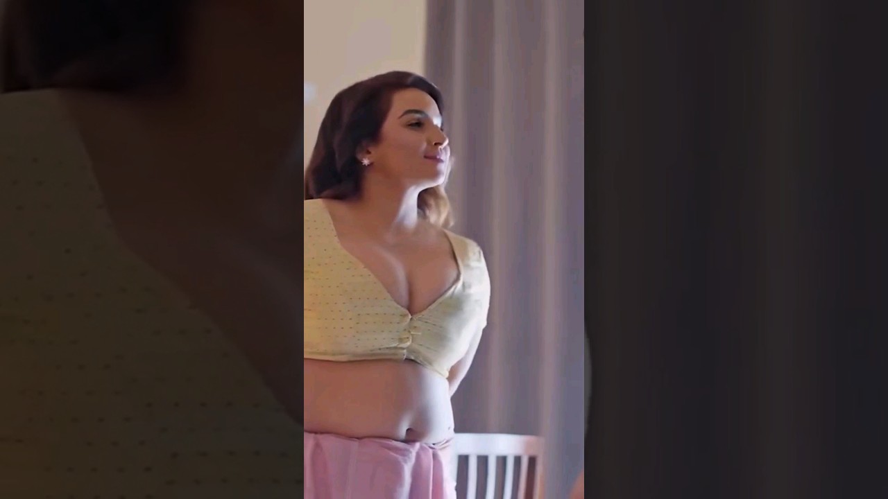 Hot Aunty Romance 2 #saree #trending