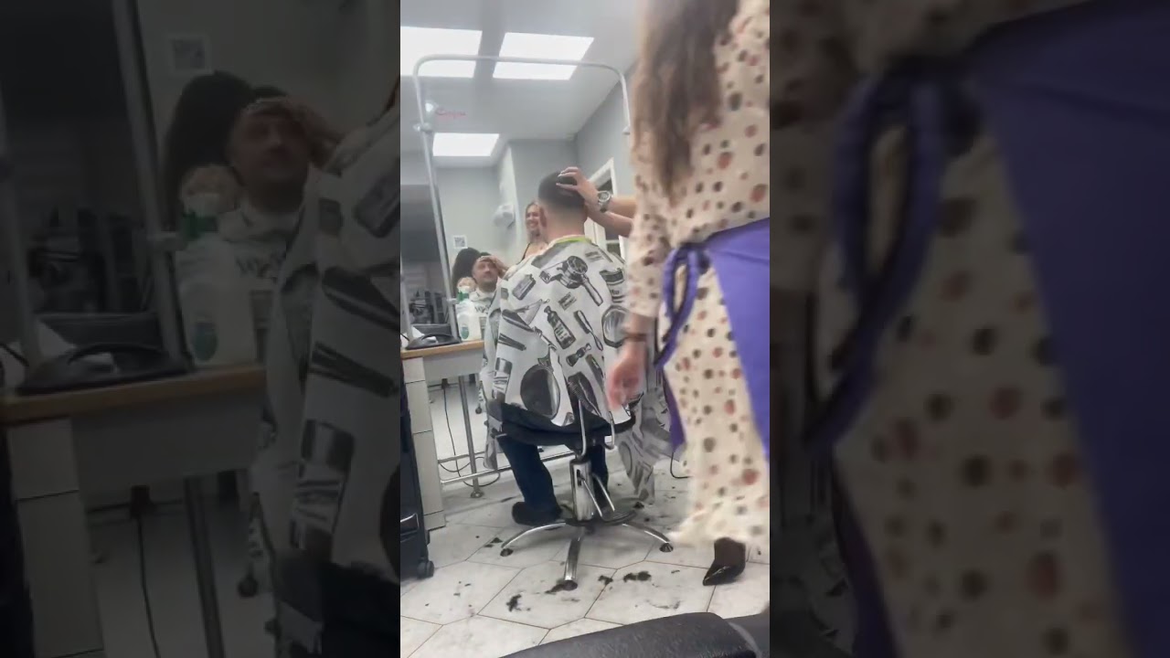 Hot Beautifull Barbarette giving haircut
