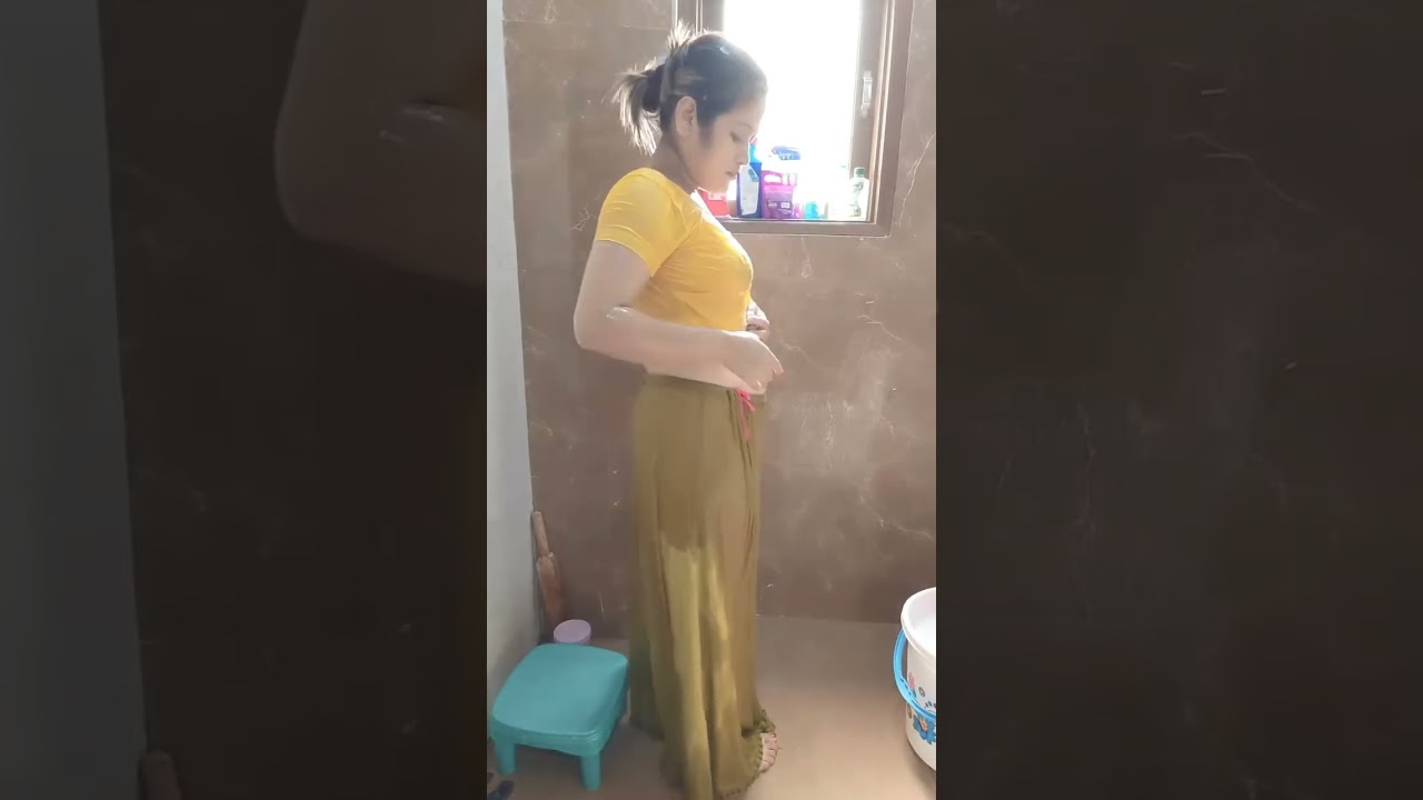 Hot bhabhi open bathing vlog video Bengali boudi imo tango bigo live sexy bhabhi status video