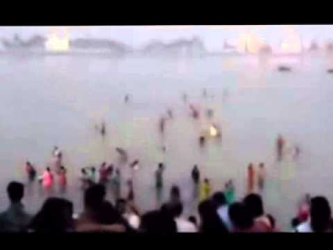 Hot Desi Actress Bath Scene
