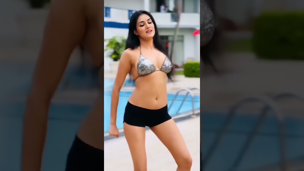 Hot girls reels video #trending #ytshorts #youtubeshorts #dance #romantic