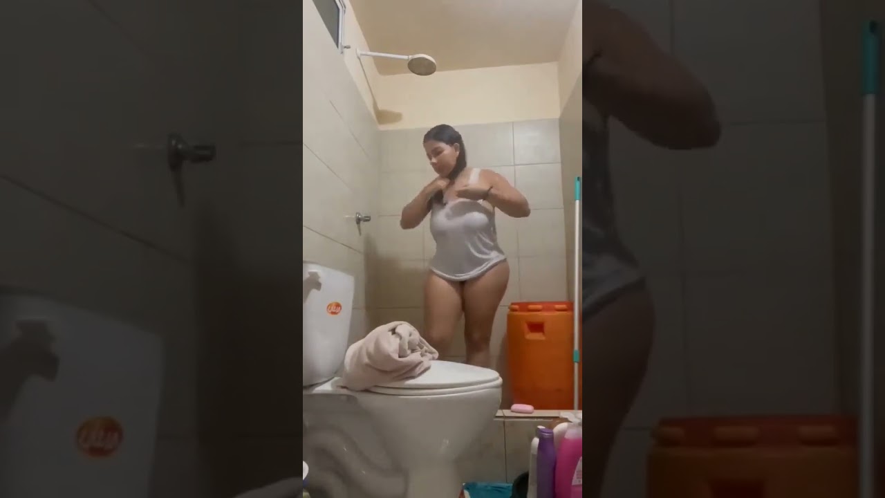 hot sexy aunty bathing#youtubeshorts