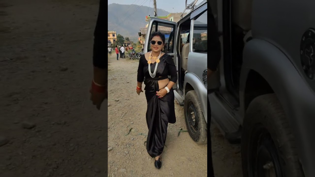 hot sexy girl black saree