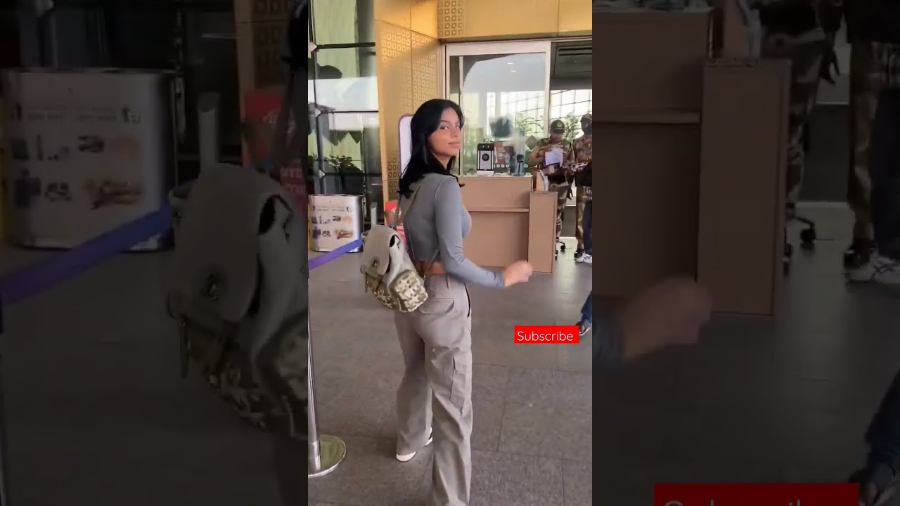 Hot Suhana Khana Oops Moment 😱 #shorts #suhanakhan #bollywood