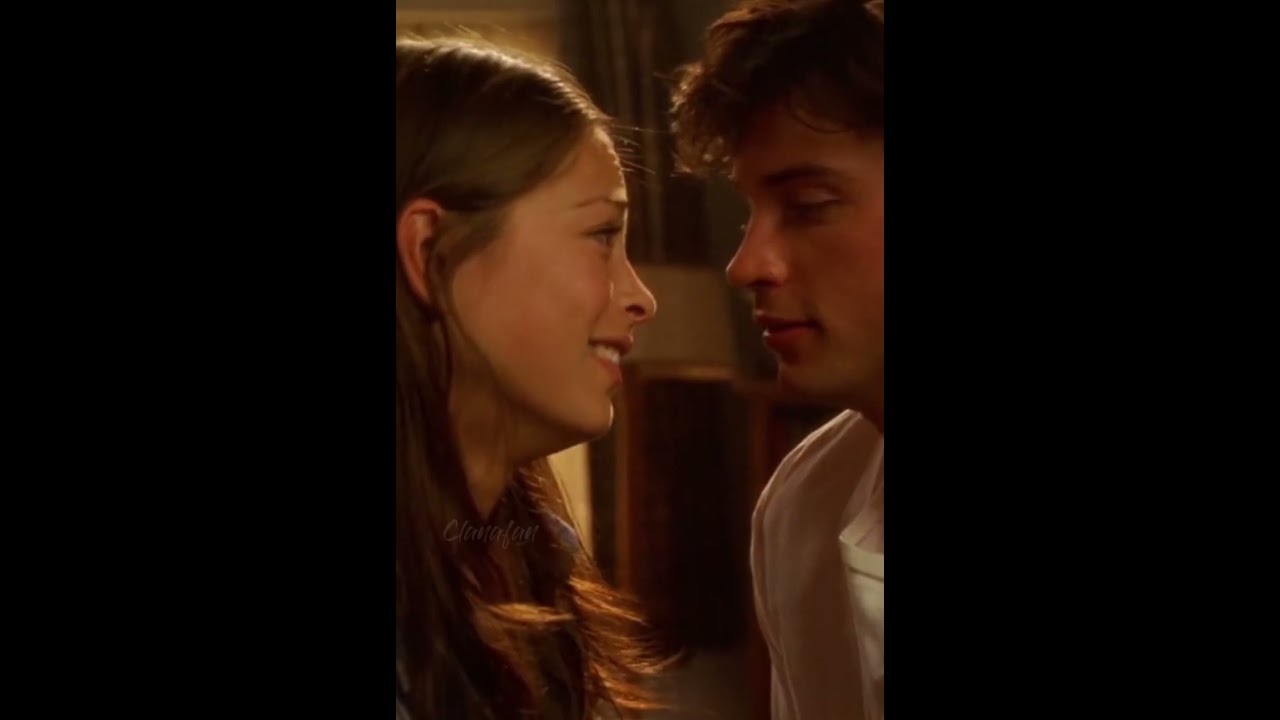 Hot summer nights, mid-JulyWhen you & I were forever wild #Smallville #Clana #ClarkAndLana