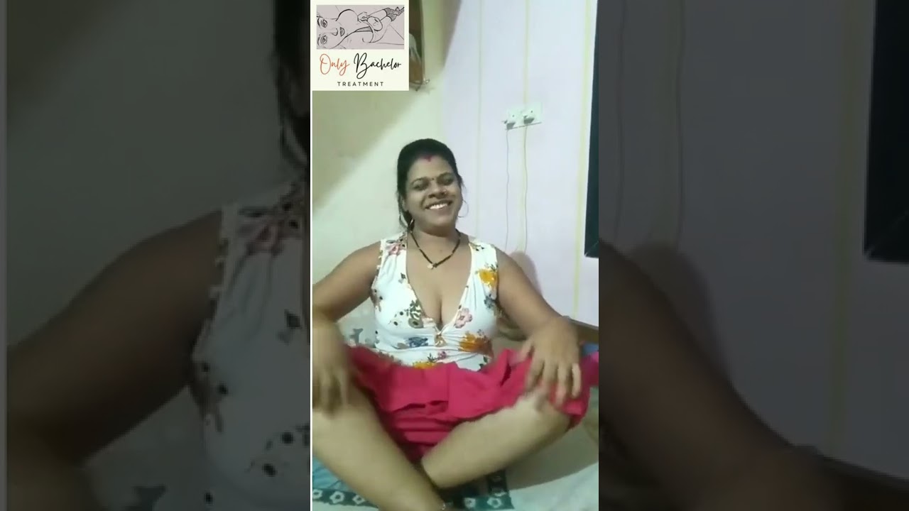 Hot women express naked with hindi song I Sexy women Expression I Naked Expression
