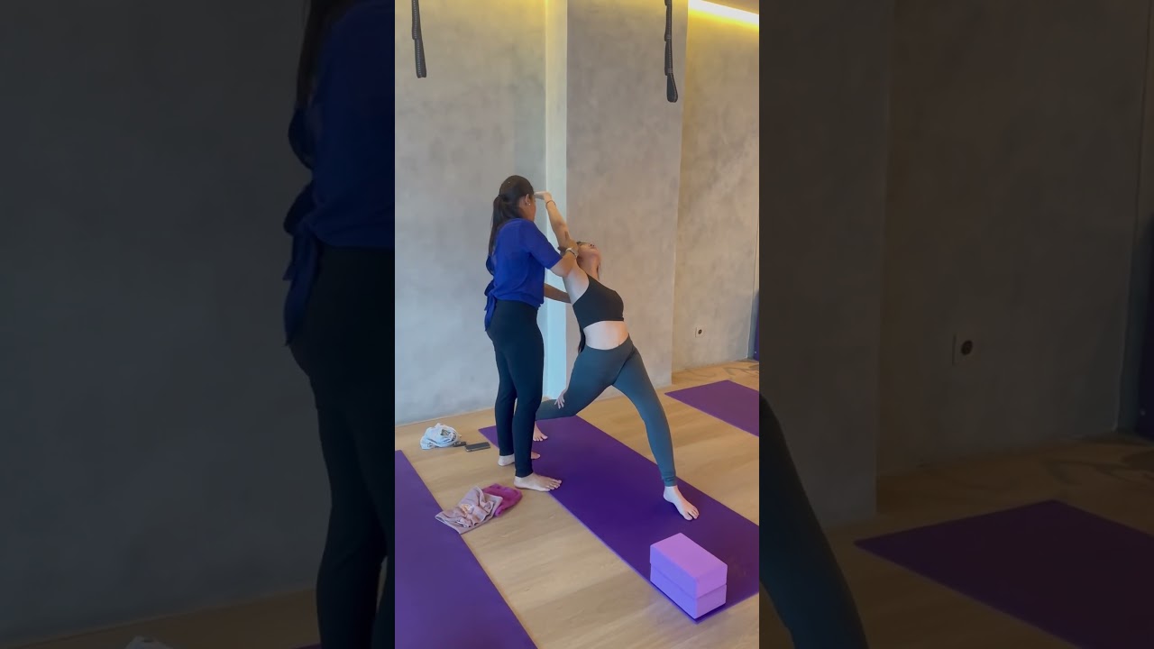 Hot Yoga|| #yogalovers #yogainstructor #yogapractice #indonesia @bengaliinforeign1999 #jakarta
