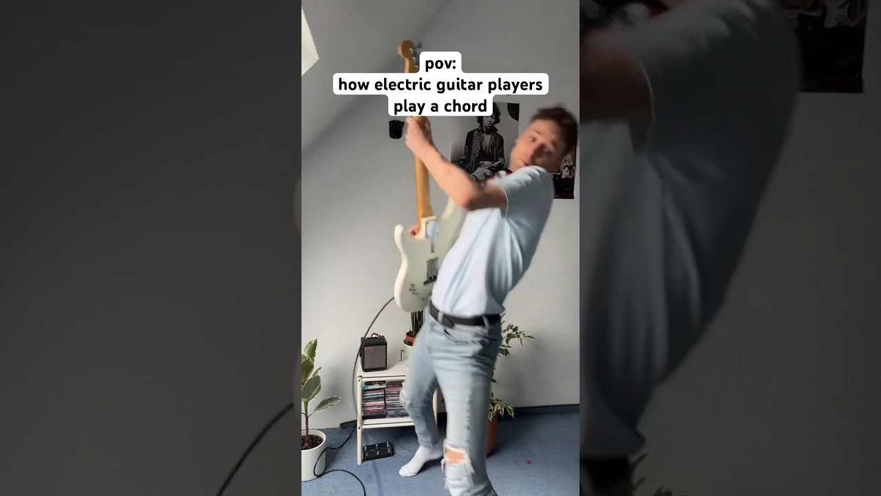 How electric guitar players play a chord