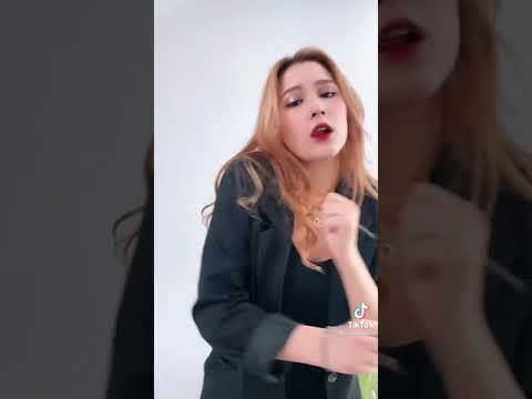 hueningn kai sister lea