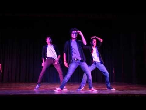 IIT DELHI DESI BOYS FLASH MOB STUDENTS ROCKS