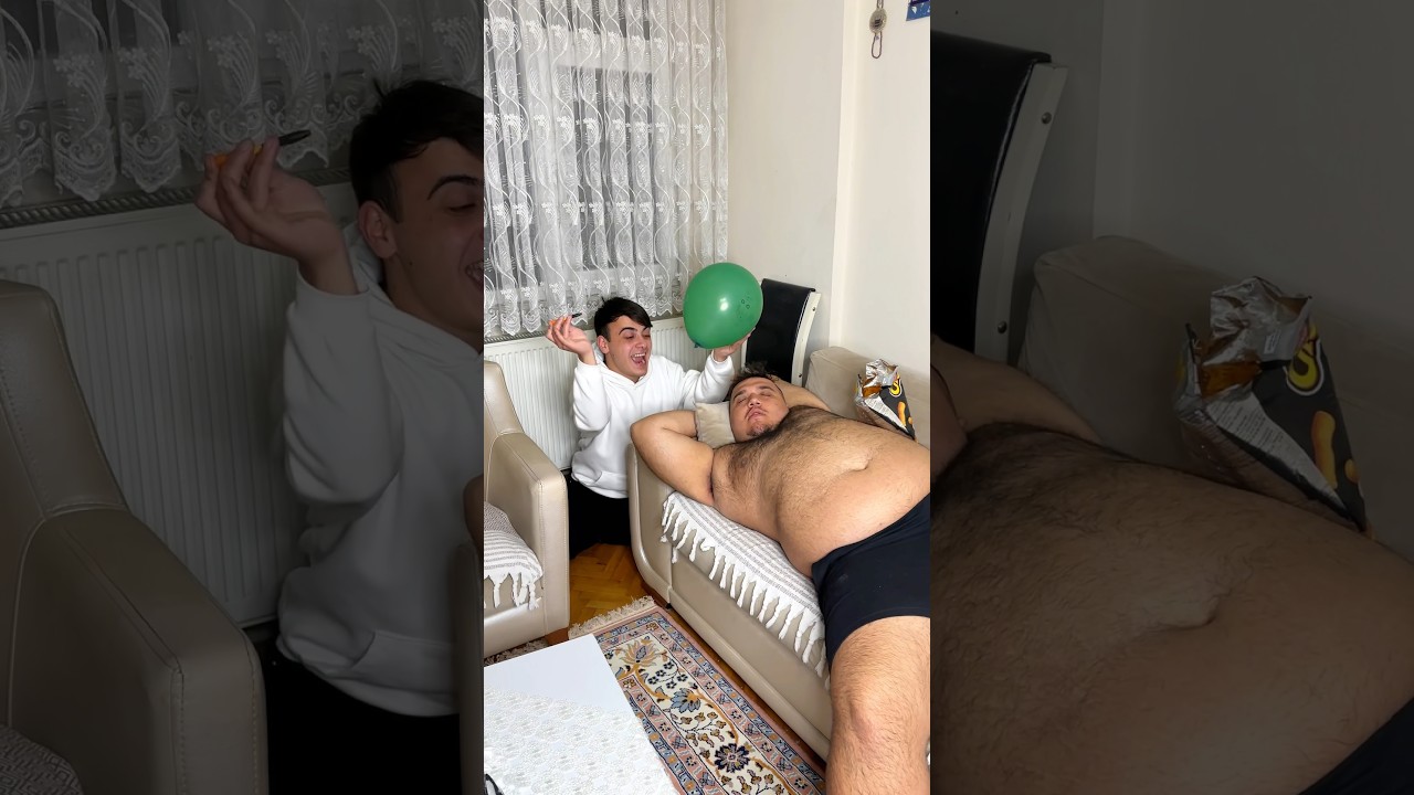 Şişko Adamı Balon Patlatıp Korkuttum #shorts