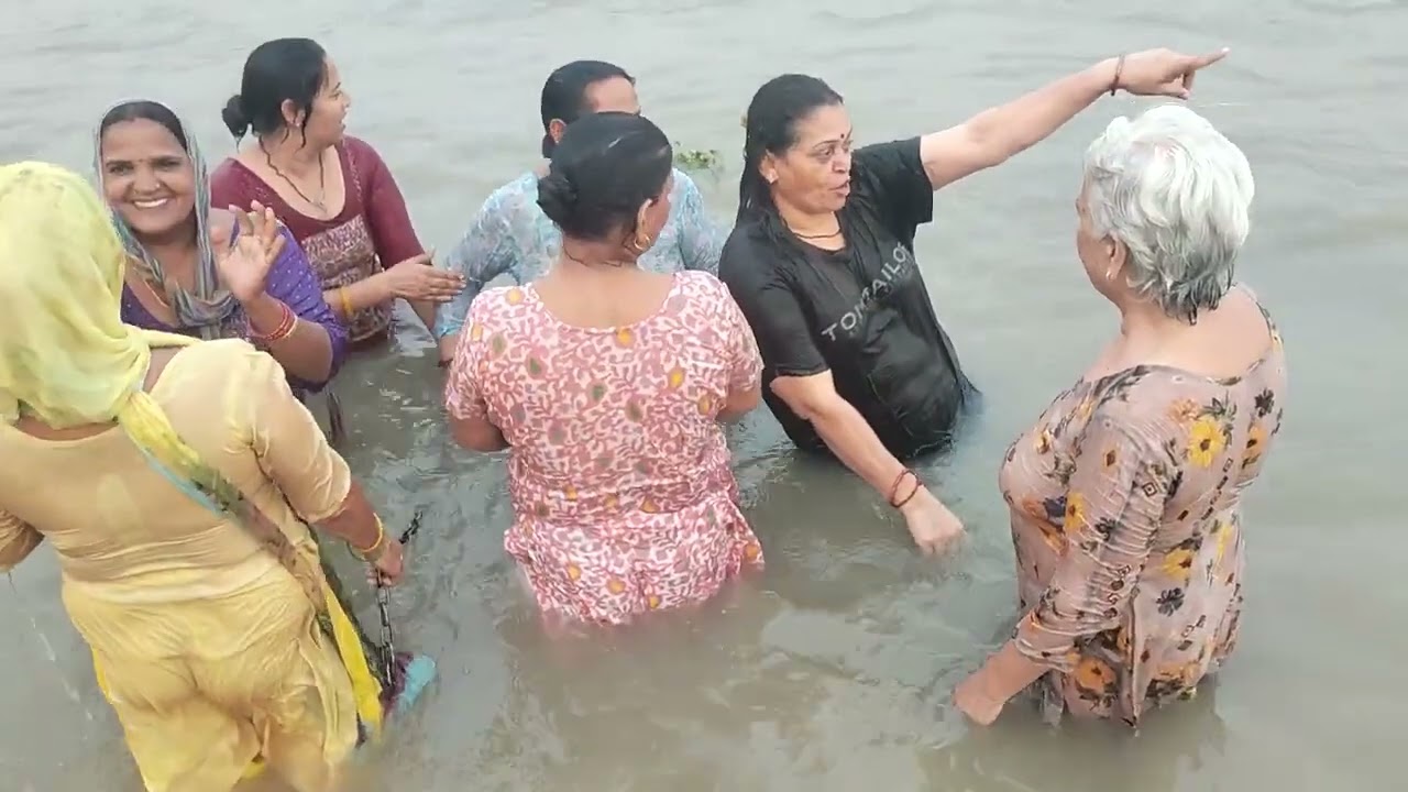 Indian aunty bath