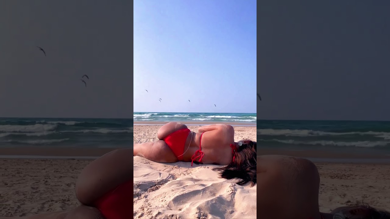 Indian bikini Diva Hot pose #youtubeshorts #bomb #viral #bikini #beach #hotnews #angel #reels