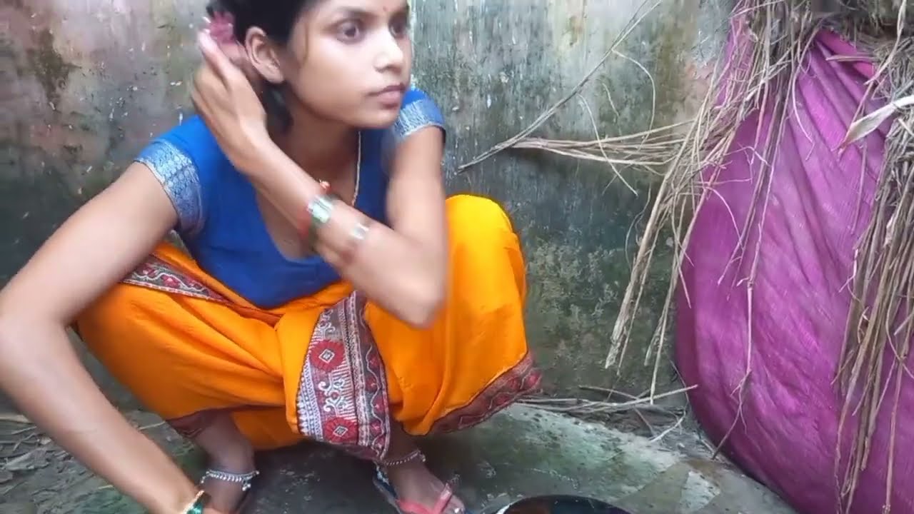 Indian Desi Beautiful Bhabhi Daily Cleaning Hot Sexy Vlog Boobs Nipple Slip 26