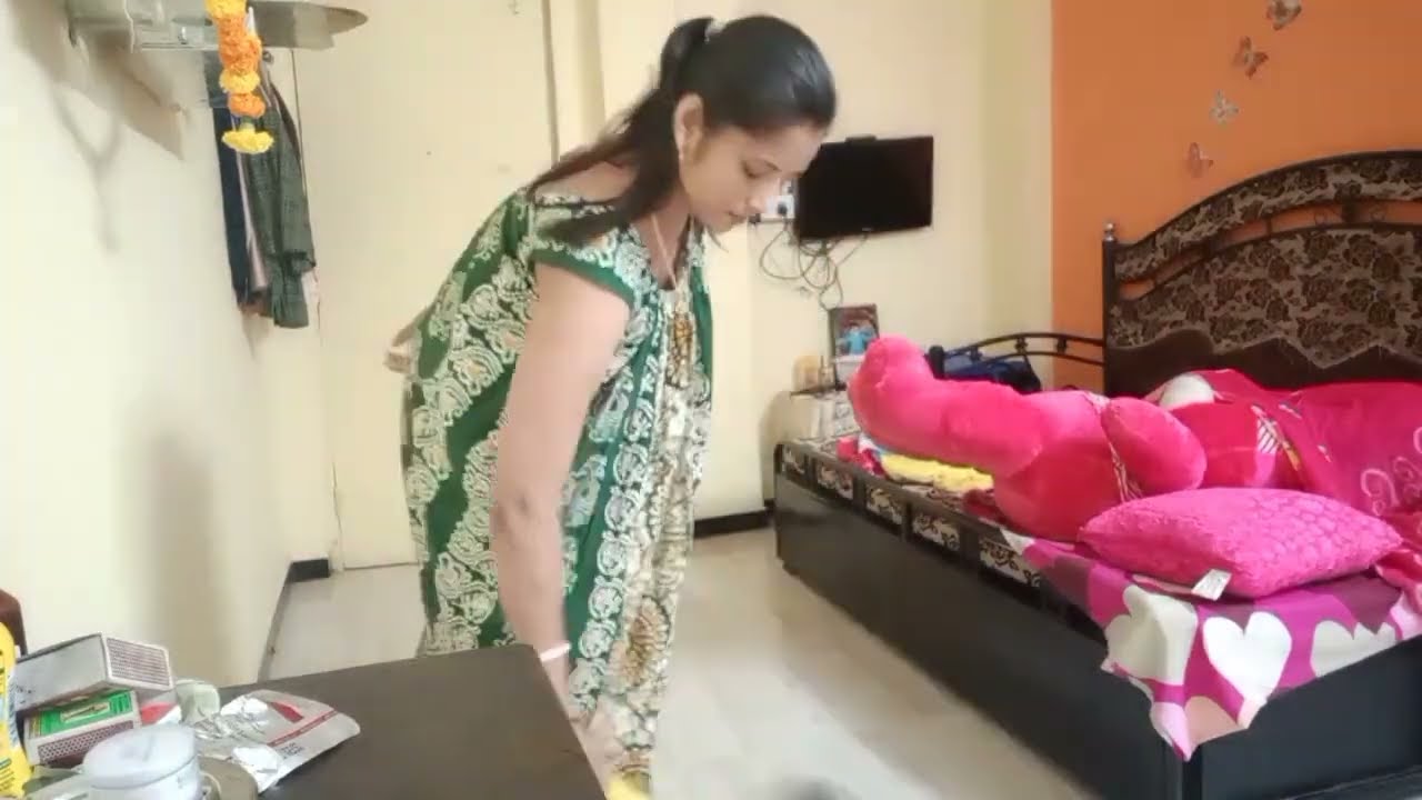 Indian Desi Beautiful Bhabhi Daily Cleaning Hot Sexy Vlog Boobs Nipple Slip 4