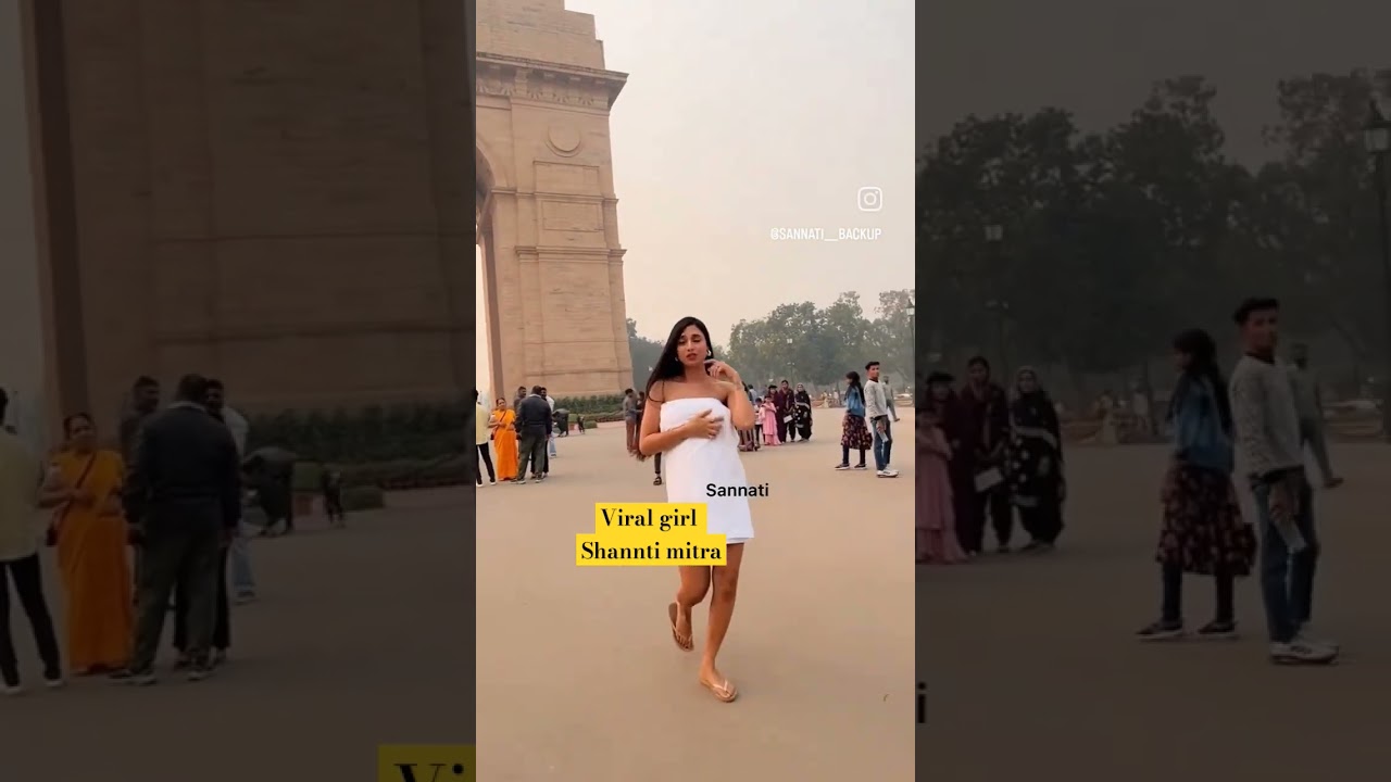 Indian gate towel dance #viralvideo #indiagate  sannati Mitra #viralvideo