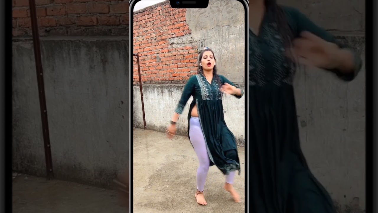 indian girl is dancing#shorts #youtube #girlsindian#dancer