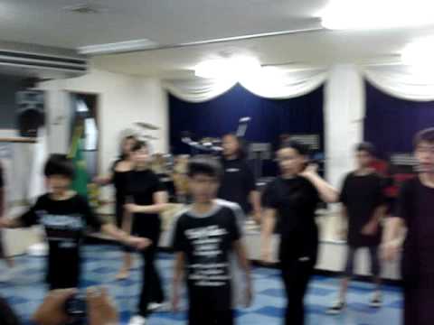 IPRJ Hamamatsu Adolescentes dançando Eu sou de jesus