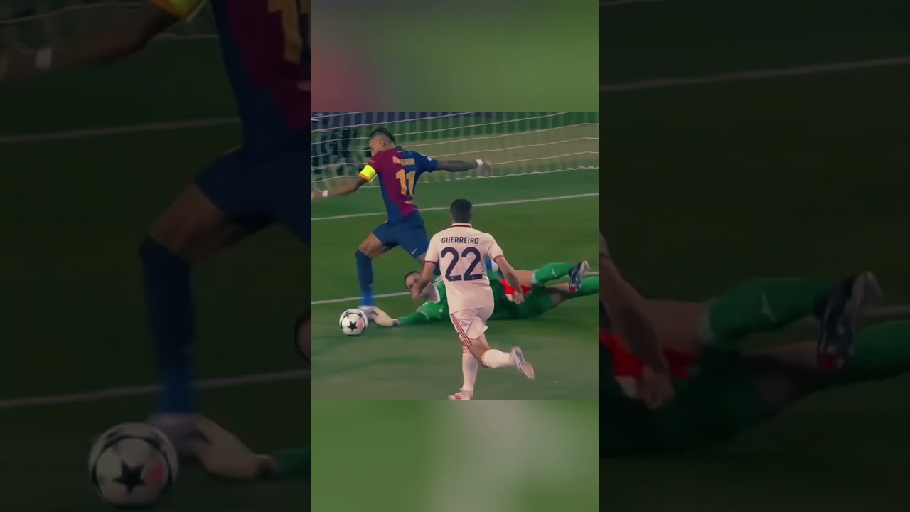 It's really beautiful! #shorts #short #shortsfeeds #rafinha #footballshorts