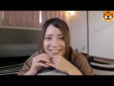 Japanese girl farts very loudly