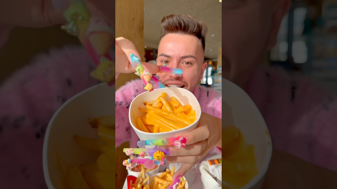 Je goûte les Frites au Cheddar Mcdo 😅