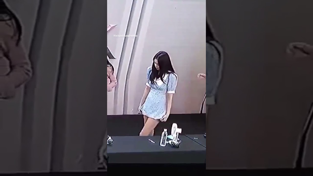 Jennie is uncomfortable with her Dress 🥺 #jennie