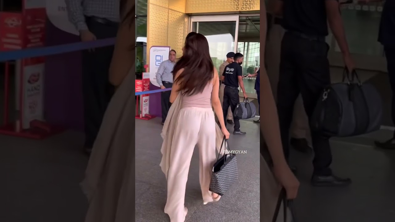 Jhanvi Kapoor hot edit #janhvikapoor #bollywoodcelebrity #viralvideo