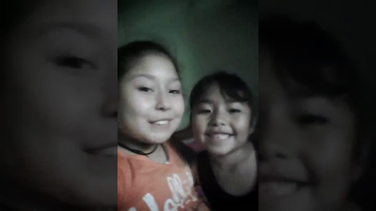 Jugando alas luchas con mi prima
