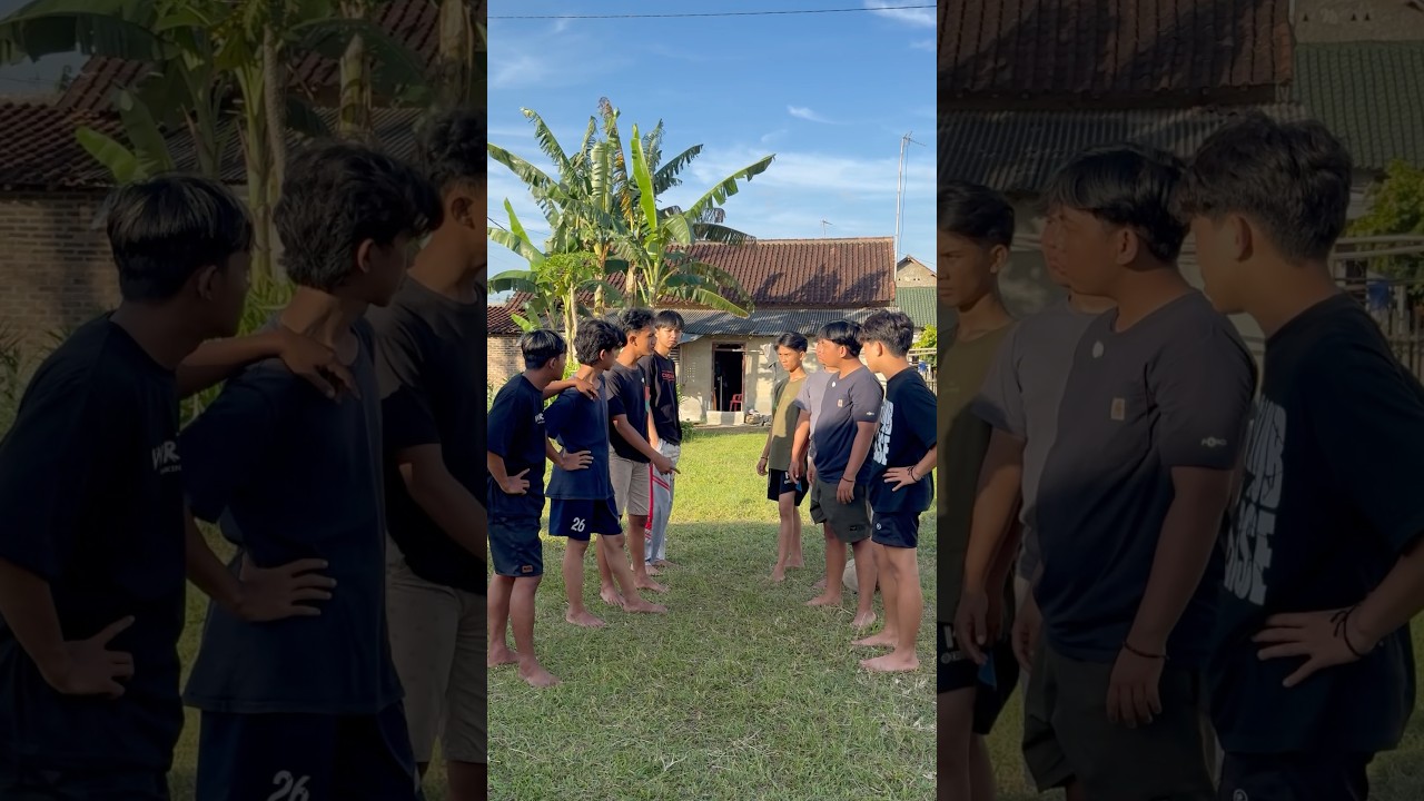 Kalian kalo main bola gini juga ga,yang skor nya kalah buka baju #shorts #lucu #kocak