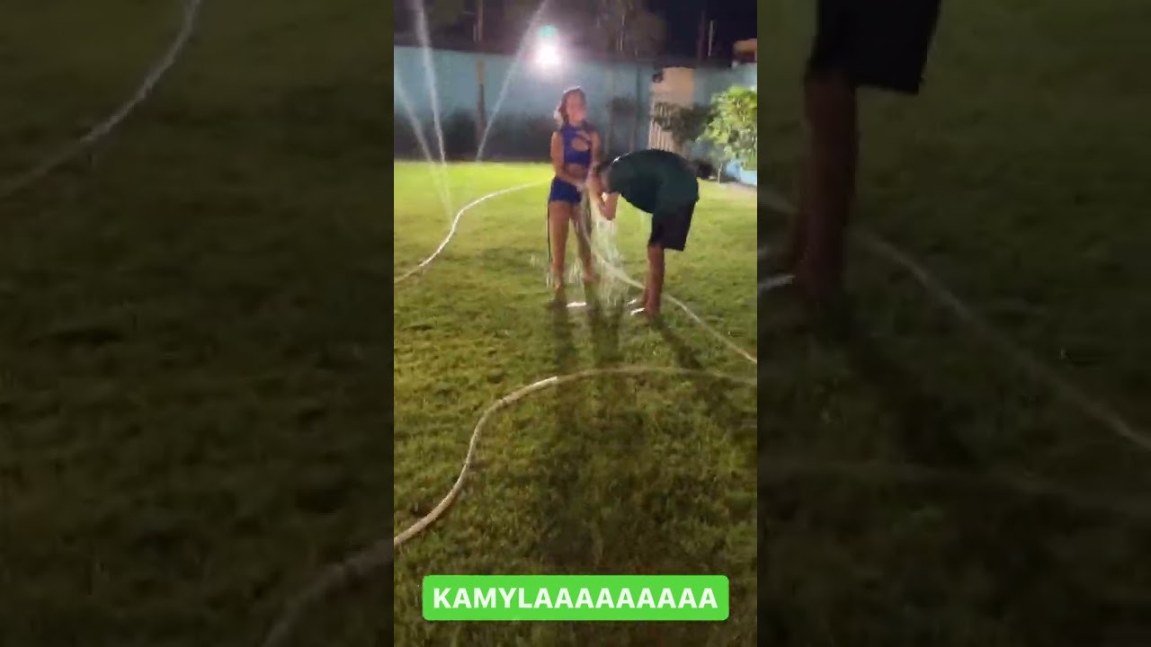 kamylinha e HYTALO no seus dias mais normais brincando de mangueira