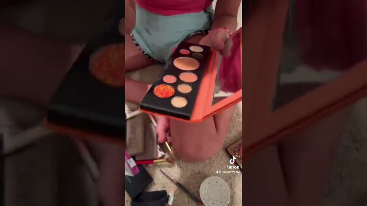 KAREN shows her MAKEUP ROUTINE 🤡💄🫣 #shorts