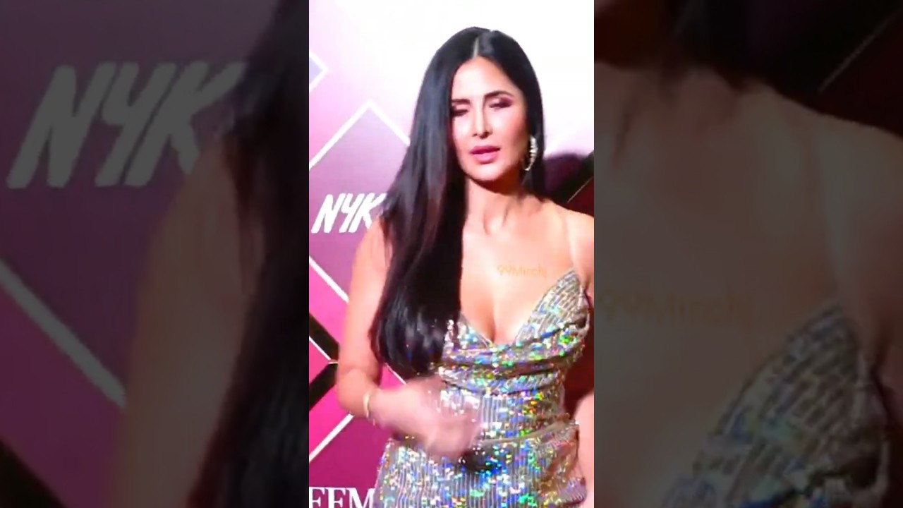 Katrina Kaif Hot Cleavage Show at Nyka Fashion Femina Awards #katrinakaif  #bollywood #99mirchi