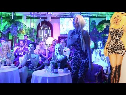 Kedicik Beyza Bayraktar'ın stüdyoya teşrif ettiği an