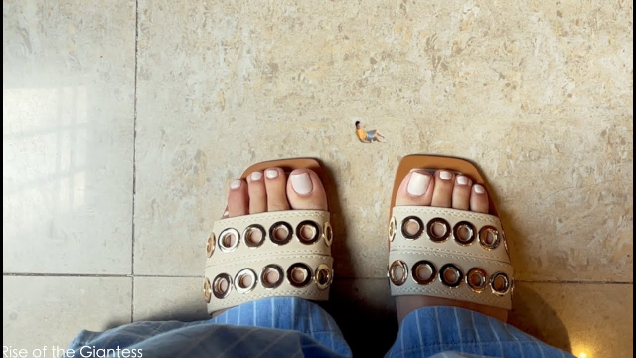 Keep? Or Squish? - Giantess Andrea