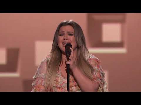 Kelly Clarkson's #KCHonors performance of 