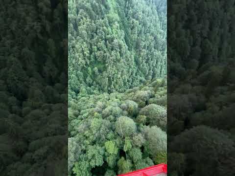 Kendini Koruyan Mahallesi'nde Korkutucu Teleferik Yolculuğu 🚡😱