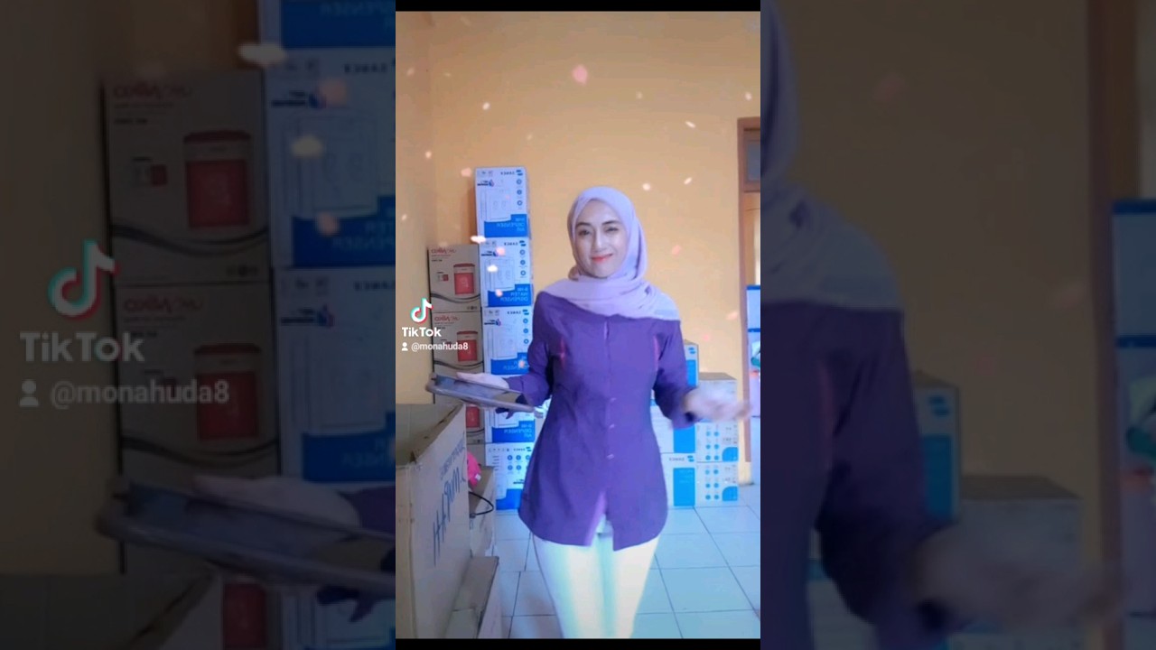 keringat sebadan2 ngangkatin barang banyak kerjaan dibawa enjoy aja anggap olahraga bentuk body goal