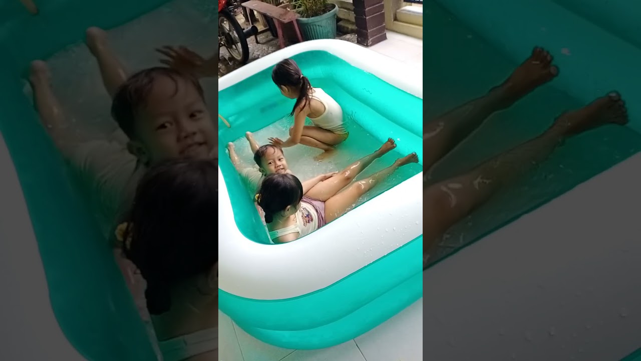 keseruan bocil2 berenang di halaman  rumah ,kolam mini