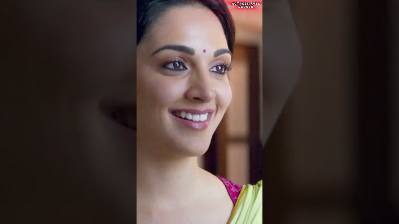 kiara advani hot expression Vertical।। Kiara advani hot vertical
