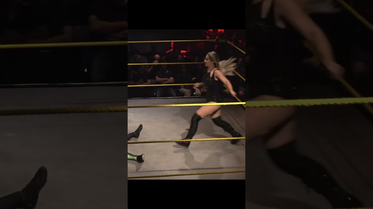 Kicking her oponent right in the face! #womenswrestling #shorts