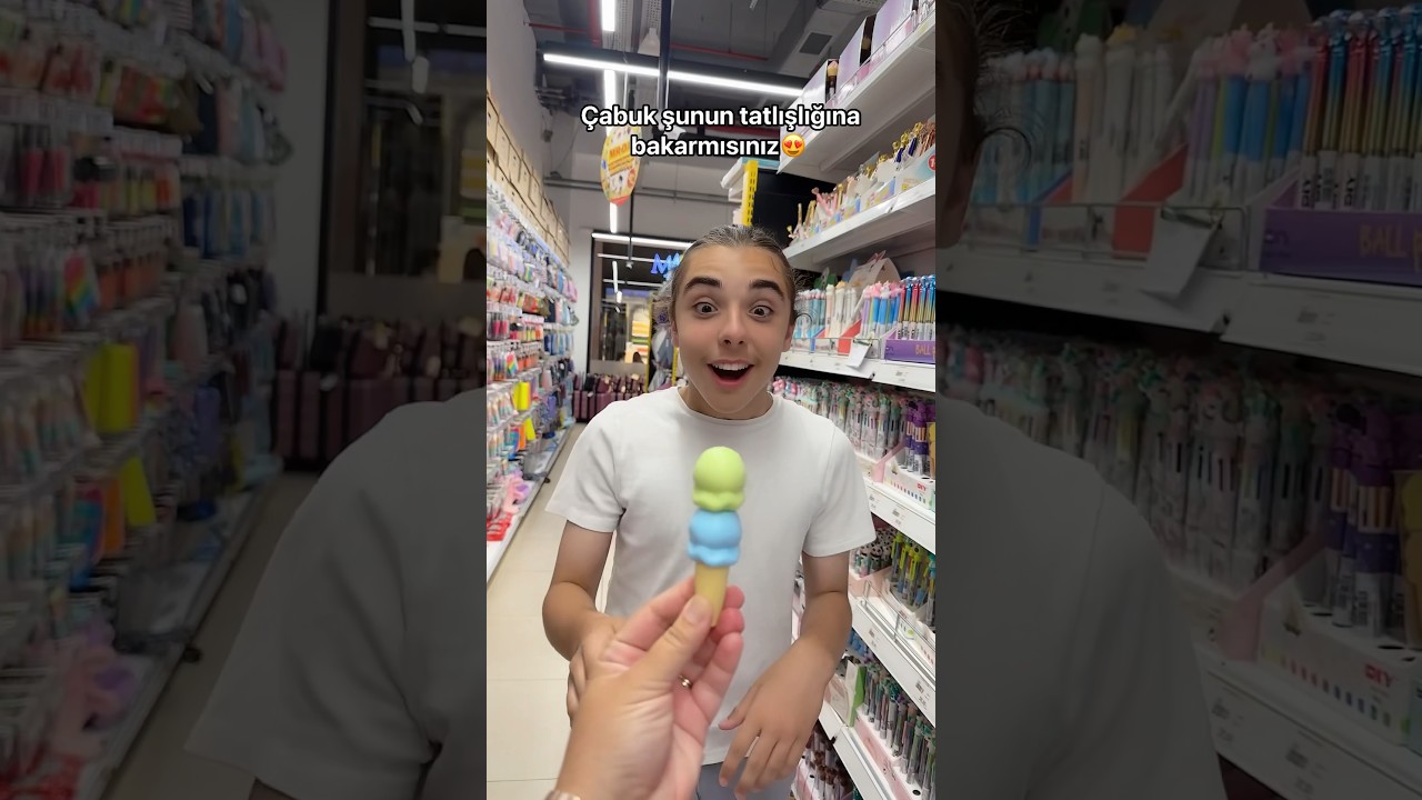 Kim bu tatlış şeyden ister😍 #funnyvideo #funny #funnyshorts #shortsvideo #mintiveozgur #mintiii