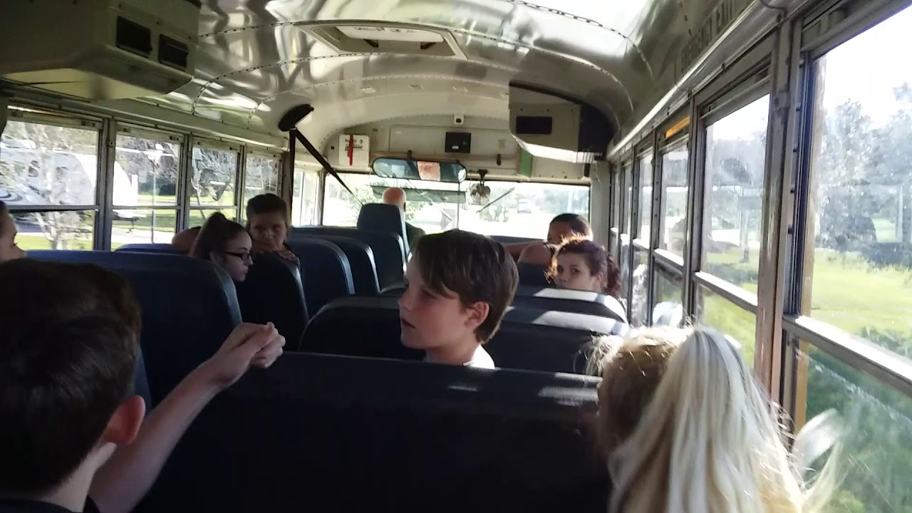 Kiss on bus
