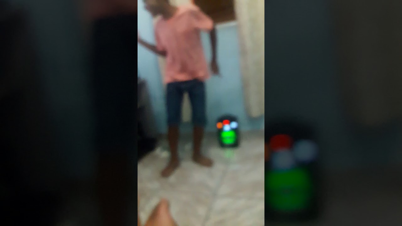 Kkkkk meu primo dançando gravei escondido